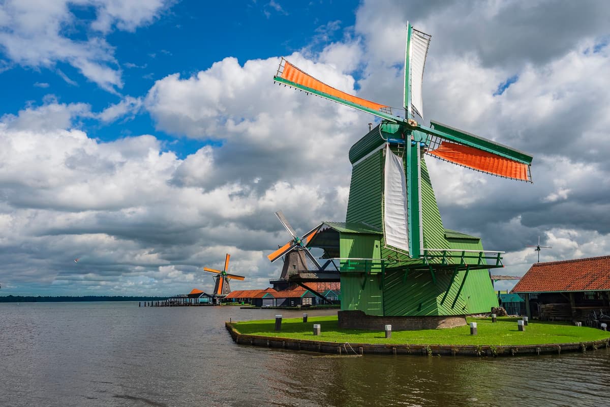 Zaanse Schans, Volendam and Marken in One Day from Amsterdam