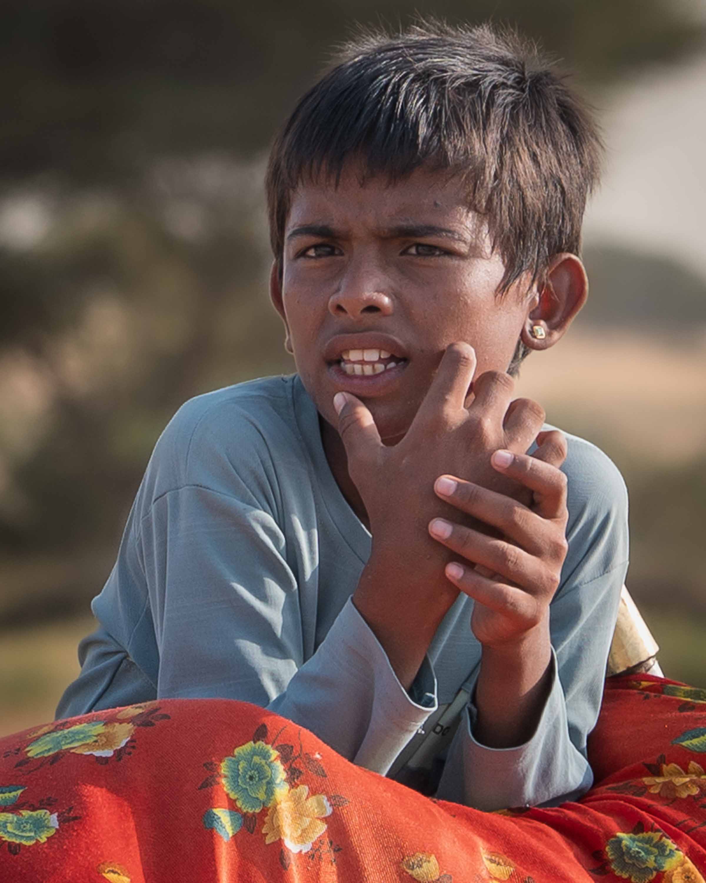 Boy with camels — Rajastán, India