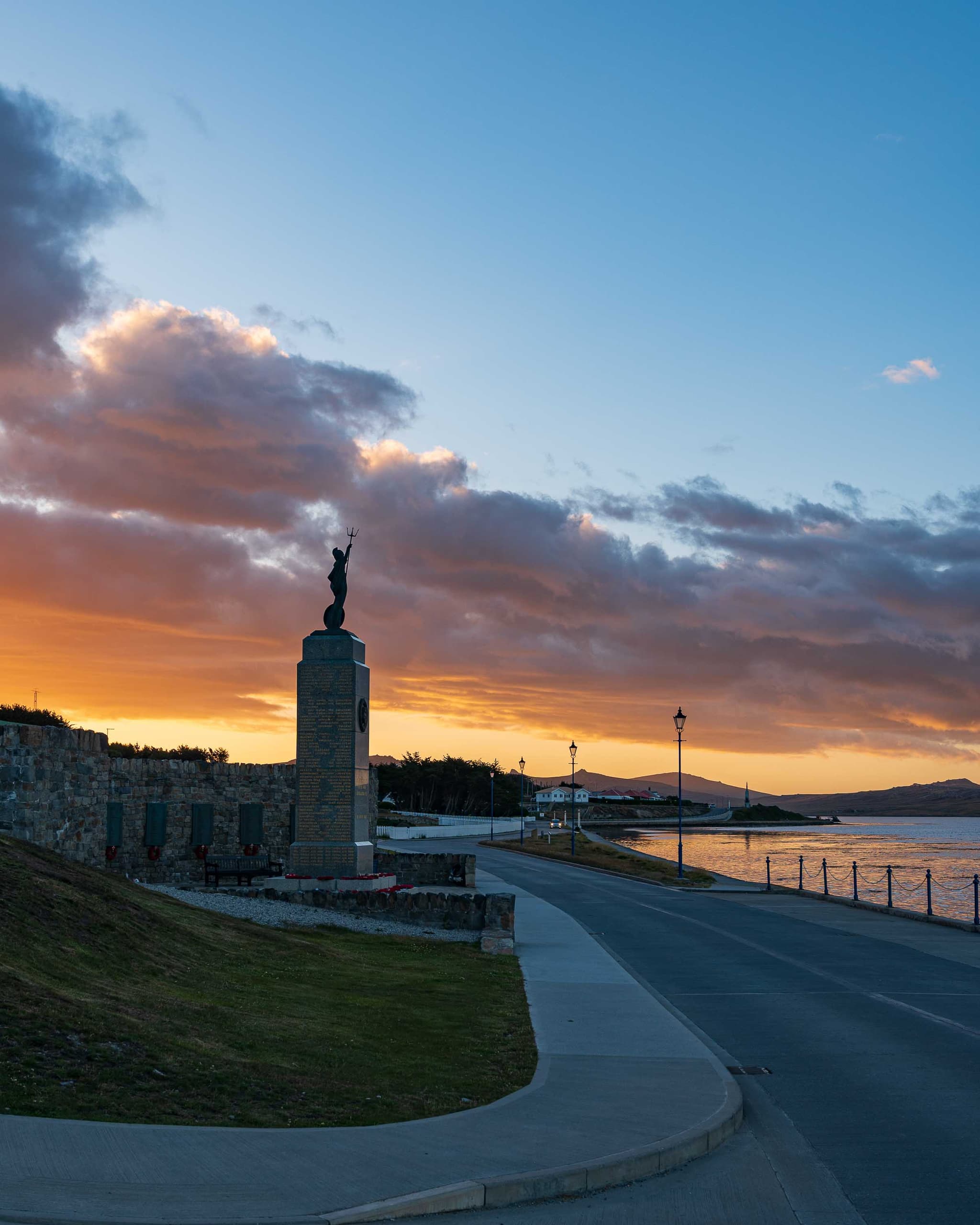 Atardecer en Ross Road — Puerto Argentino, Islas Malvinas