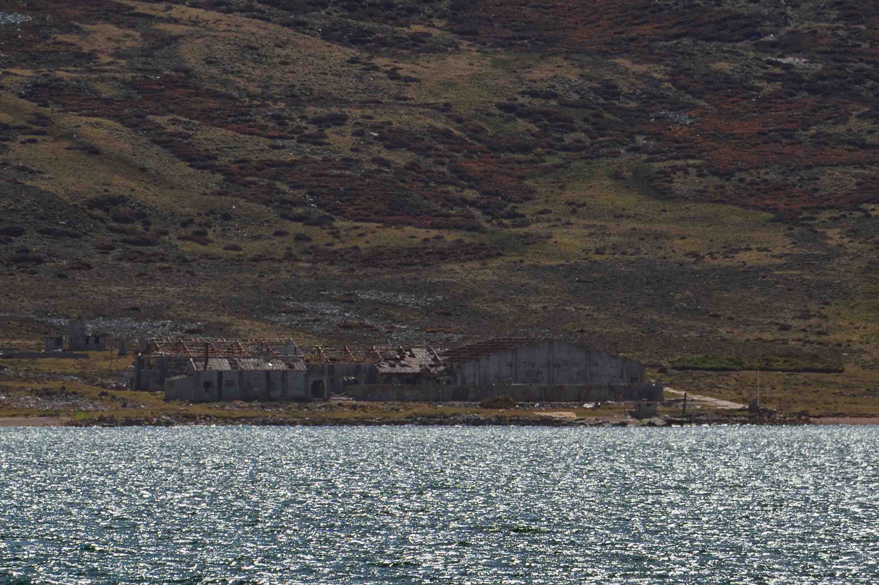 Red & Green Life Machine Hospital — Ajax Bay, Islas Malvinas