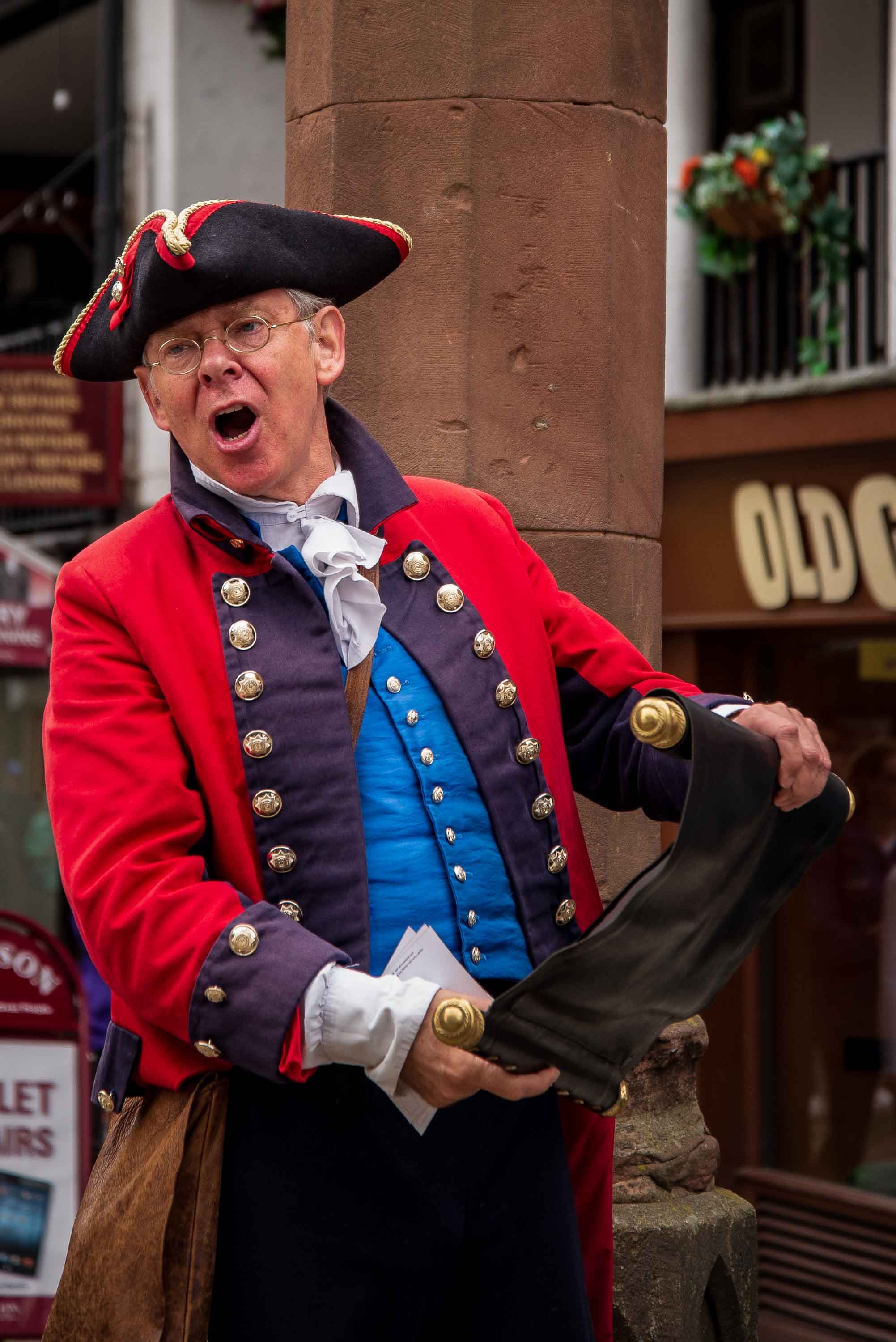 Here come the news! — Chester, Inglaterra