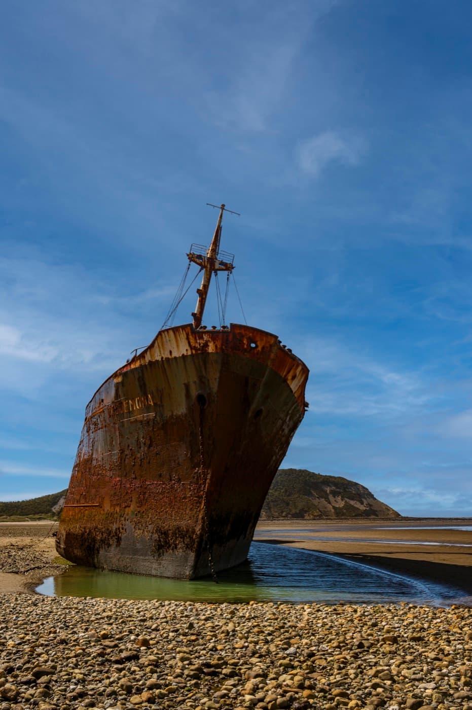 The Desdémona's bow.