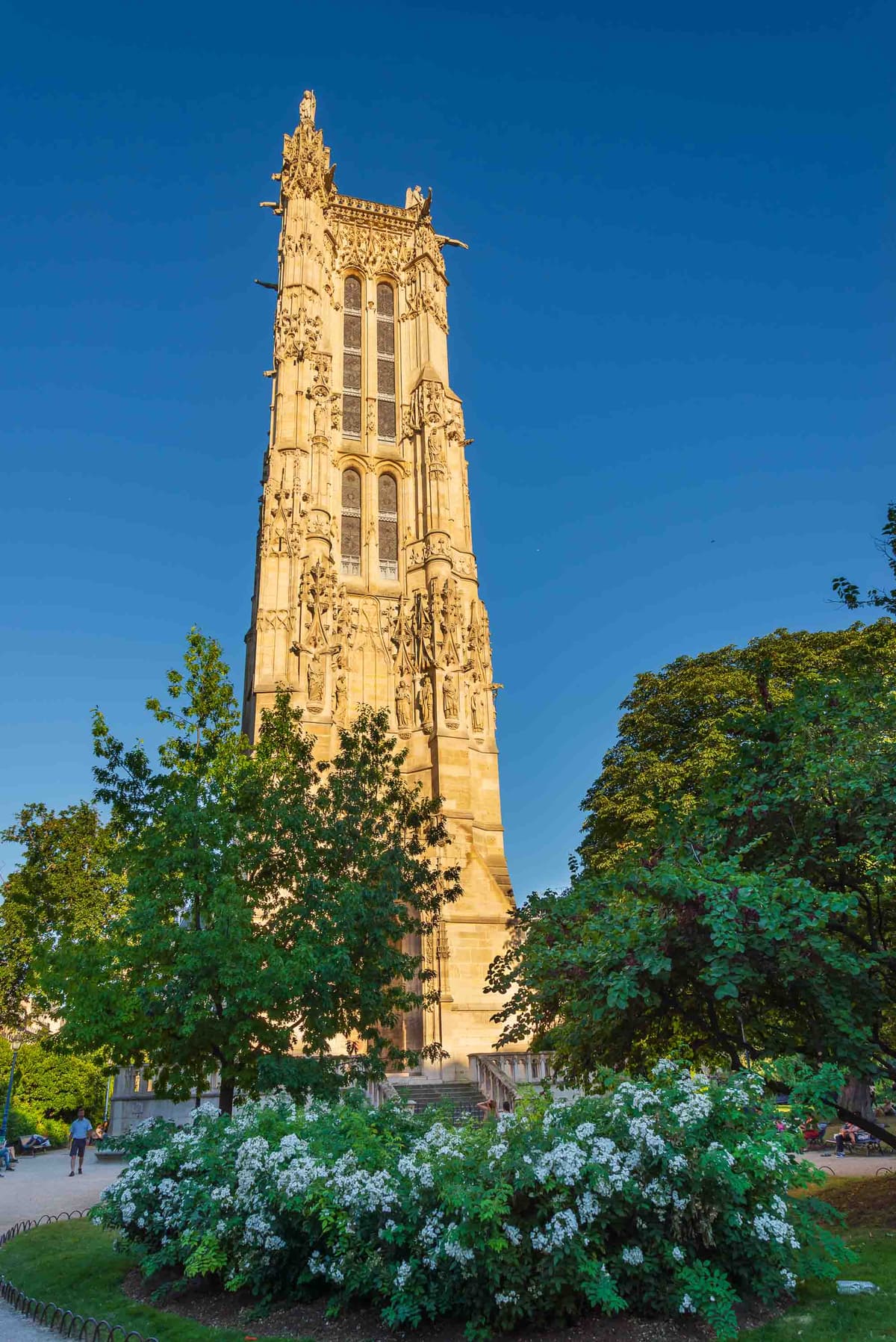 La Tour Saint-Jacques, or the Start of the Road to the Finis Terrae